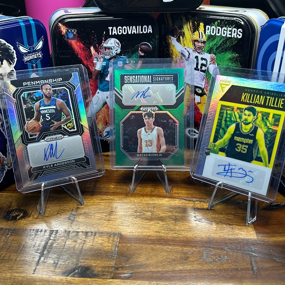 Kyle Anderson,Killian Tillie,Maya’s Buzelis autographed basketball card.